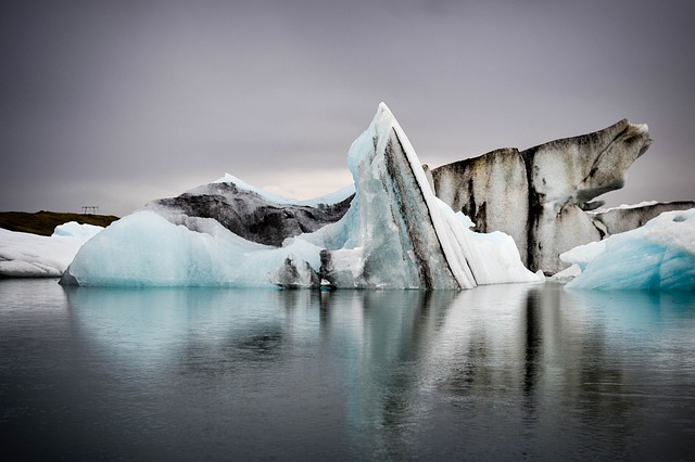 北極の氷が溶けても海水面は上がらない。地球温暖化と奇跡の物質「水」