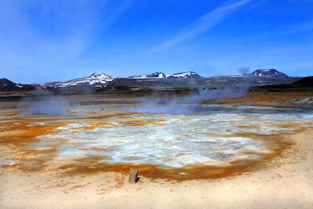 アイスランドの地熱地帯（Hverir geothermal field）