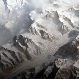 アイスランドの温泉湖ブルーラグーン。青色の秘密はシリカの微粒子だった