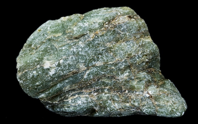 「翡翠とよく間違われます……」ネフライトと翡翠、2つの“ジェード”