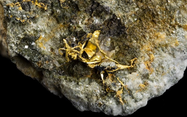 「“愚者の金”ってひどくない？」黄鉄鉱と金は言うほど似ていない