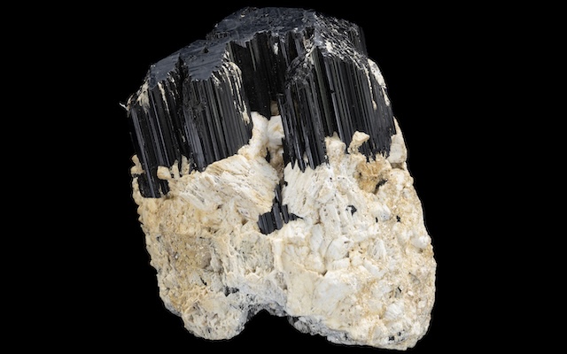 「残念ながら電球はつけられません」電気石の“電気”は静電気